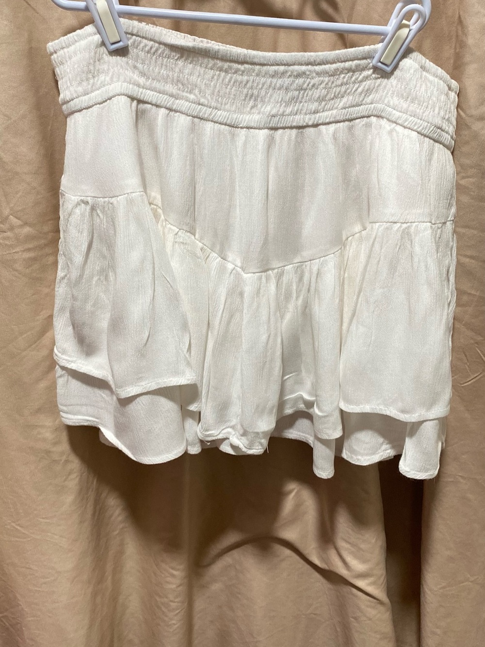 Hollister White Ruffled Mini Skort
